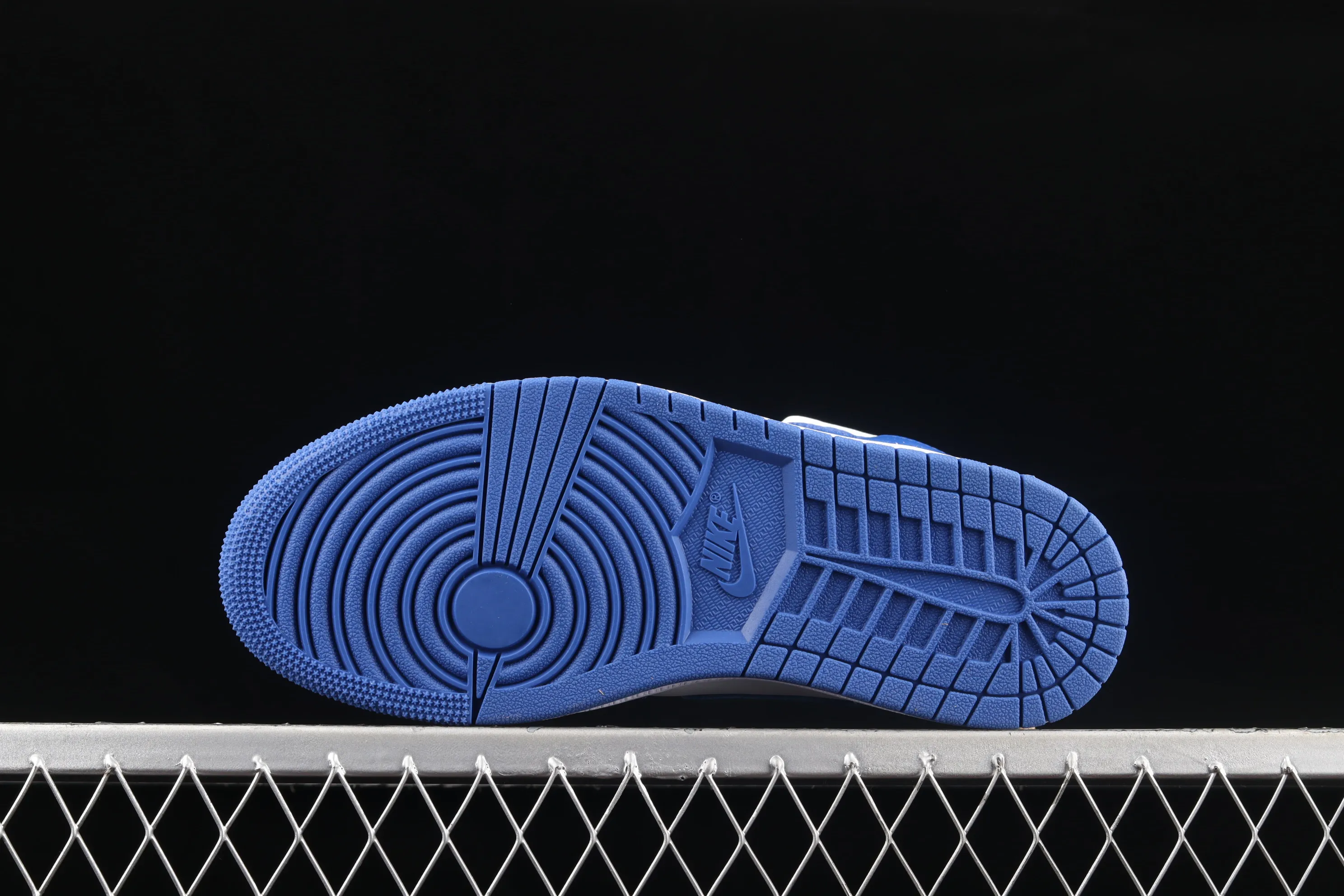 All Categories Air Jordan Jordan Series Basketball Shoes Air Jordan 1 Mid Differentiated Versions Air Jordan 1 Mid AJ1 Joe 1 Kentucky Blue Zhongbang Basketball Shoes BQ6472-104